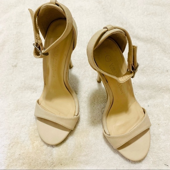 WILD DIVA Charming Nude Ankle trap heels size 5 - Picture 2 of 6